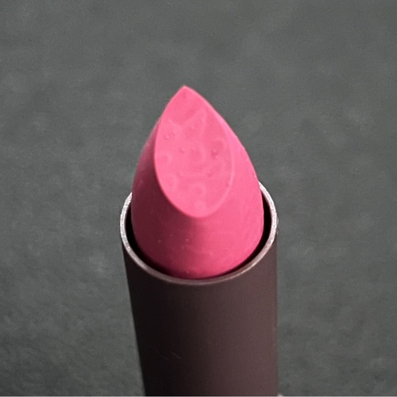 NWT Burt’s Bees Satin Lipsticks Natural Vibrant Color Shade Long Lasting Wear - Picture 6 of 8